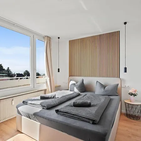 Апартаменты Louises Penthouse Mit Panorama-dachterasse Фридрихсхафен