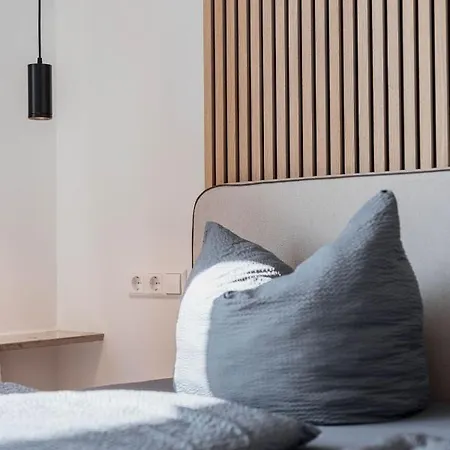 Louises Penthouse Mit Panorama-dachterasse Апартаменты *