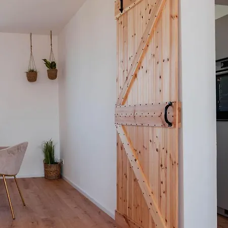 Louises Penthouse Mit Panorama-dachterasse Апартаменты *